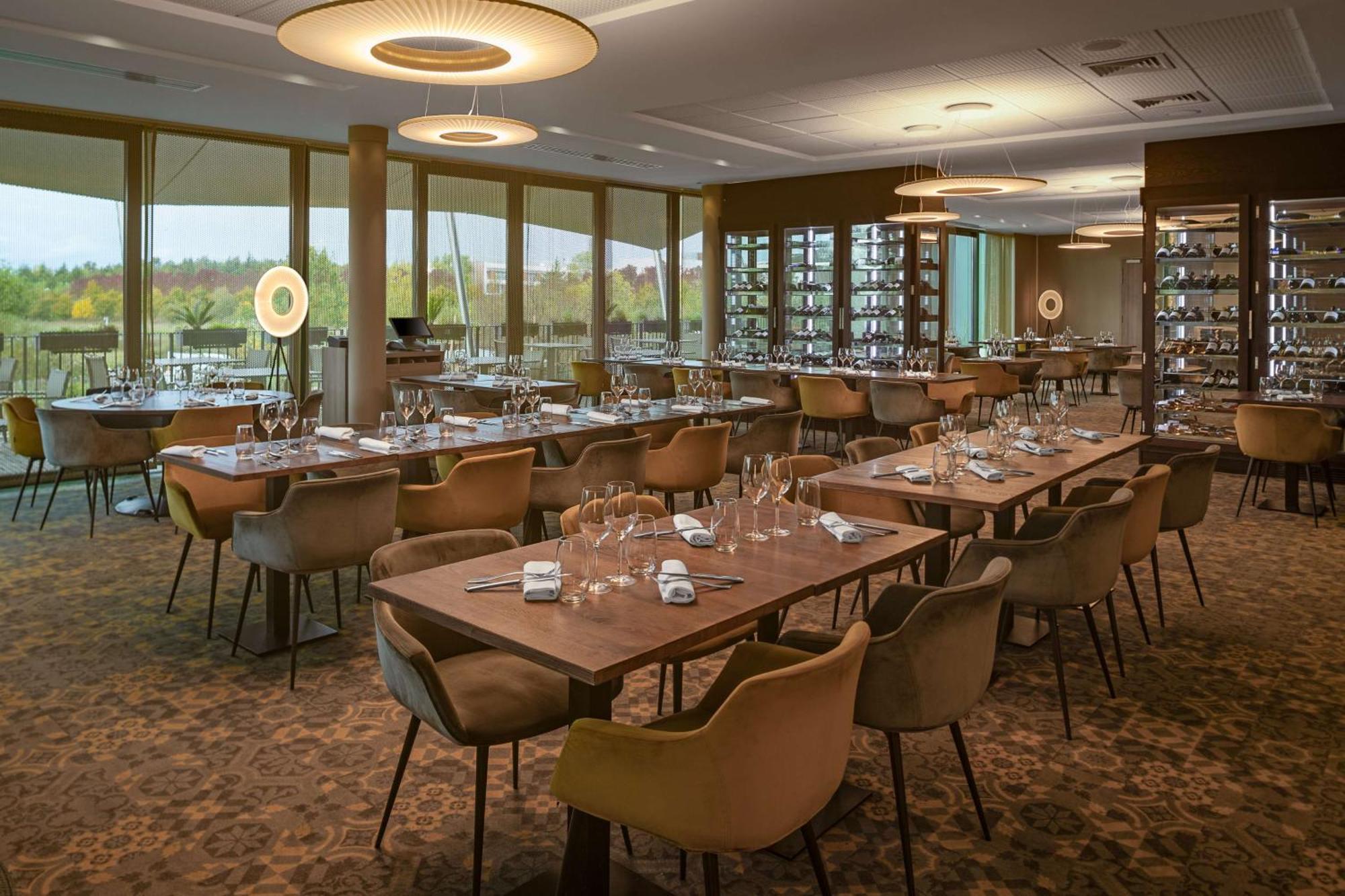 Doubletree By Hilton Lyon Eurexpo & Spa Saint-Priest  Exterior photo